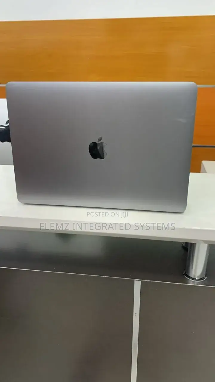 Laptop Apple MacBook Pro 2018 16GB Intel Core i7 SSD 1T