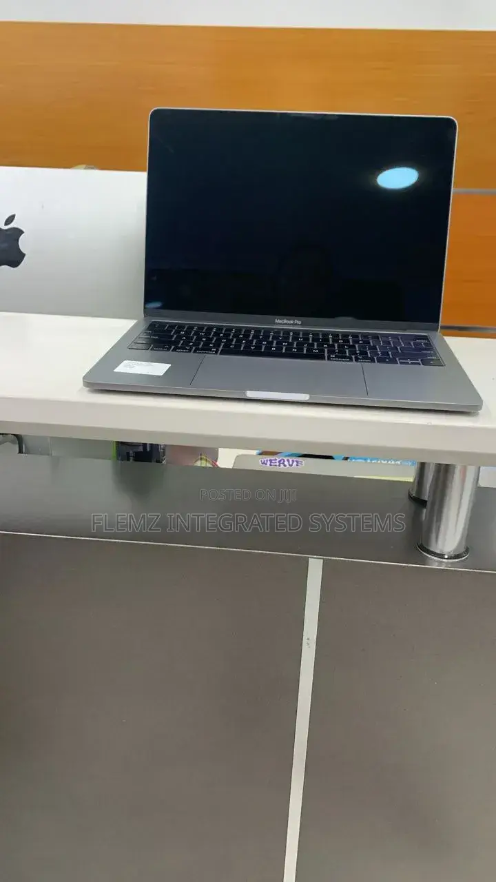 Laptop Apple MacBook Pro 2018 16GB Intel Core i7 SSD 1T
