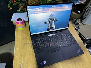 Laptop Lenovo ThinkPad E16 Gen 3 16GB Intel Core Ultra 7 SSD 512GB