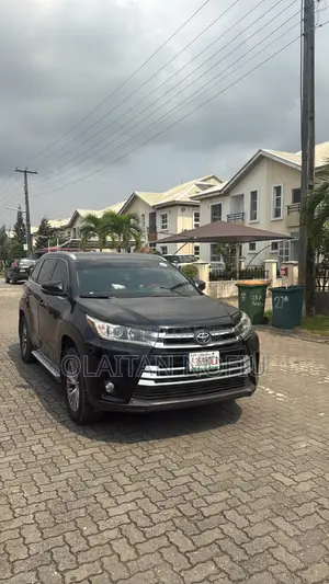 Toyota Highlander 2016 Black