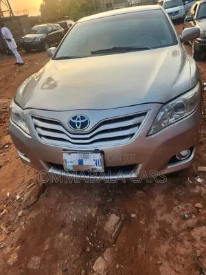 Toyota Camry 2011 Gold