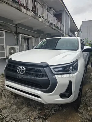 Toyota Hilux 2020 White