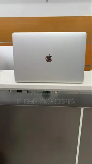 Laptop Apple MacBook Pro 2018 16GB Intel Core i7 SSD 512GB