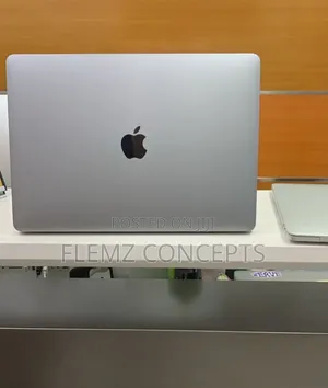 Laptop Apple MacBook Pro 2018 16GB Intel Core i7 SSD 512GB