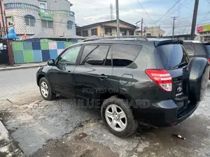 Toyota RAV4 2.5 2011 Green