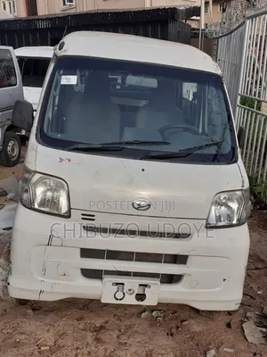 Bus 2011 White