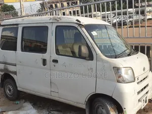Bus 2011 White