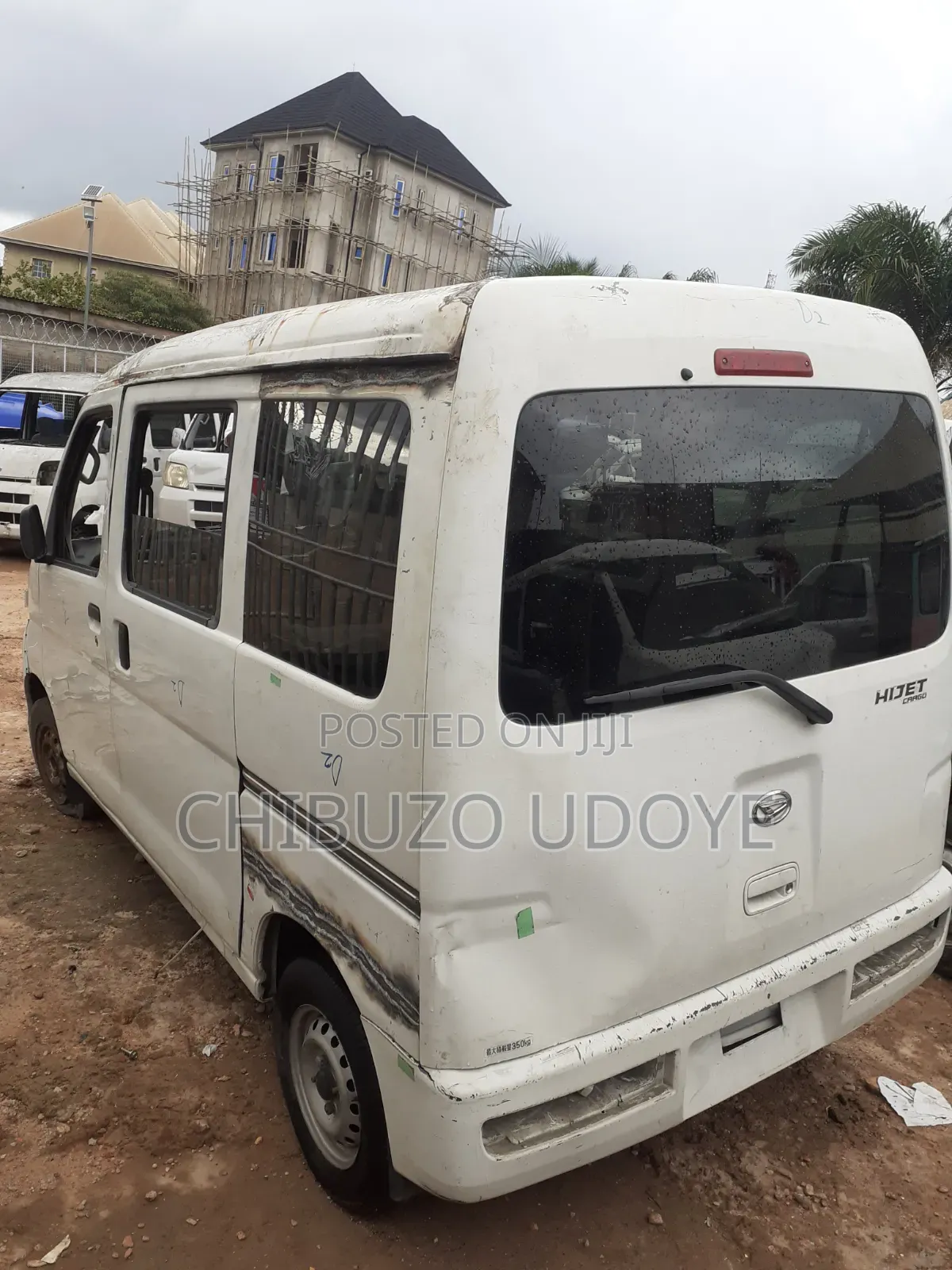 Bus 2011 White