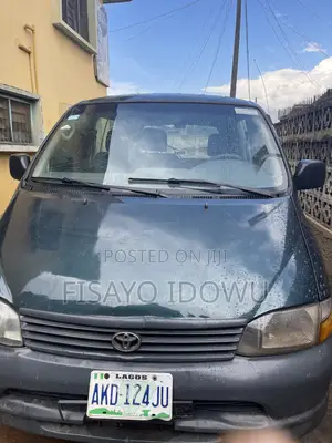 Toyota HiAce 2001 Green