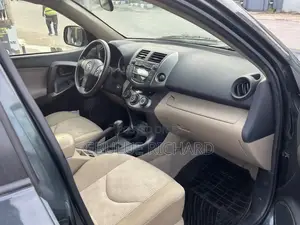 Toyota RAV4 2.5 2011 Green