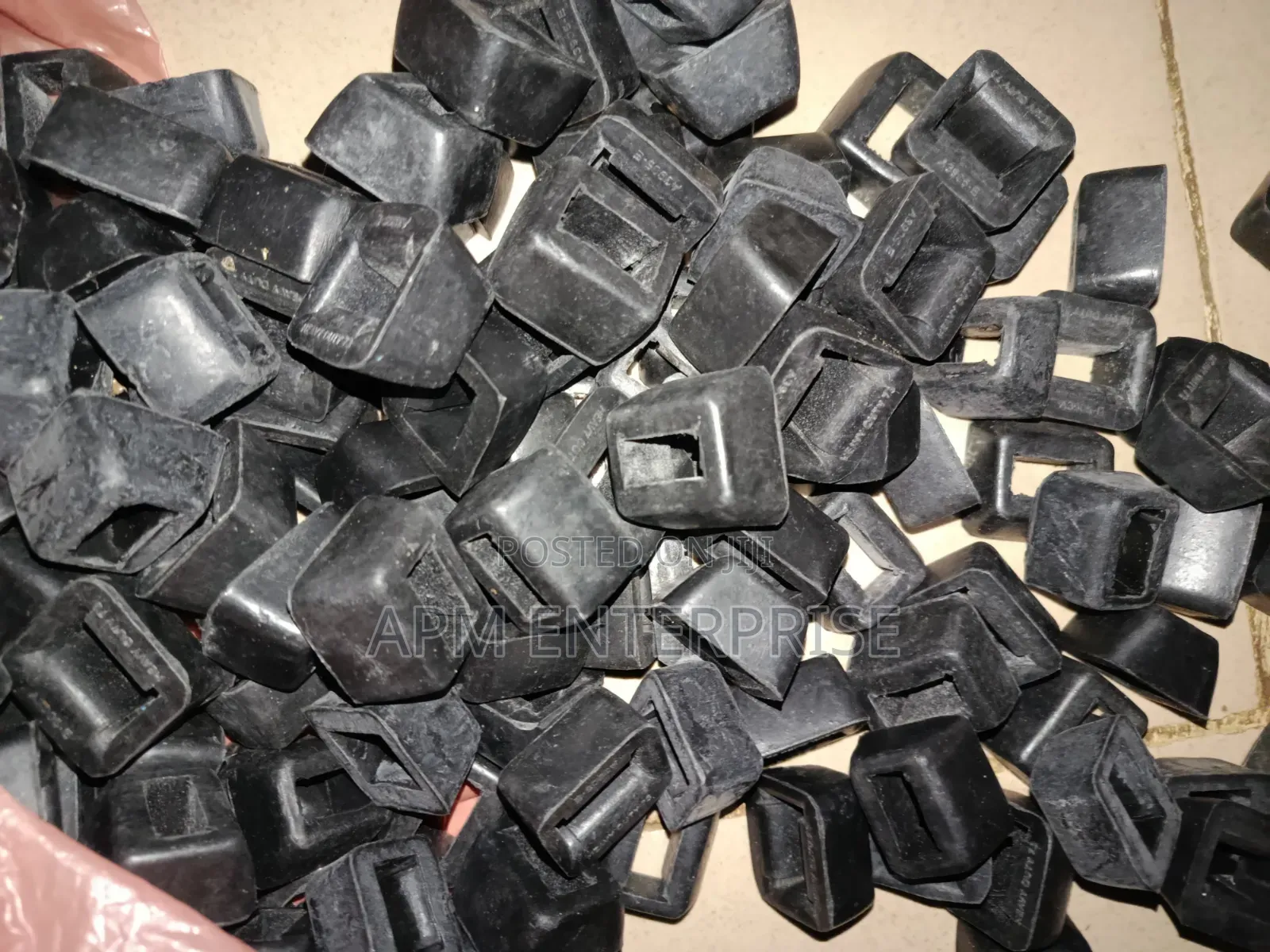 Heavy Duty Rubber Coupling Block A3905-e