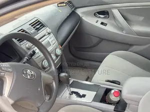 Toyota Camry LE 4dr Sedan (2.4L 4cyl 5A) 2008 Gray