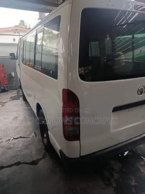Toyota HiAce 2012 White