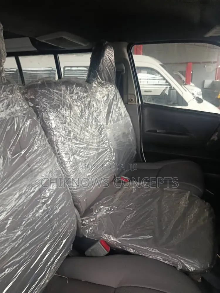 Toyota HiAce 2012 White