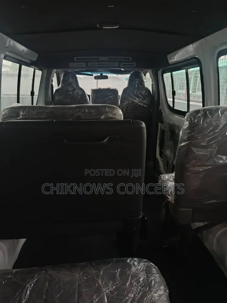 Toyota HiAce 2012 White