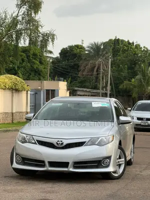 Toyota Camry 2012 Silver