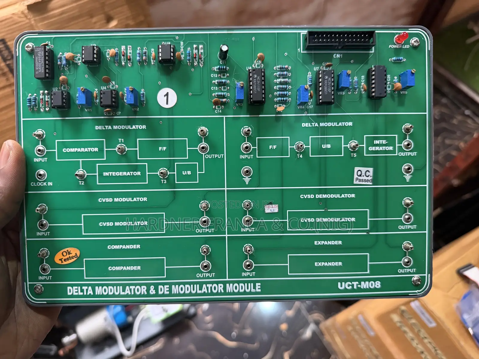 Delta Modulation And Demodulation Communication Trainer