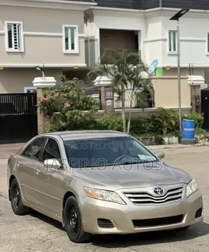 Toyota Camry 2010 Gold