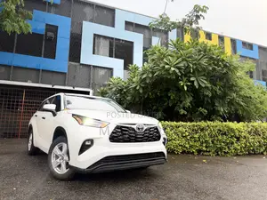 Toyota Highlander LE AWD 2023 White