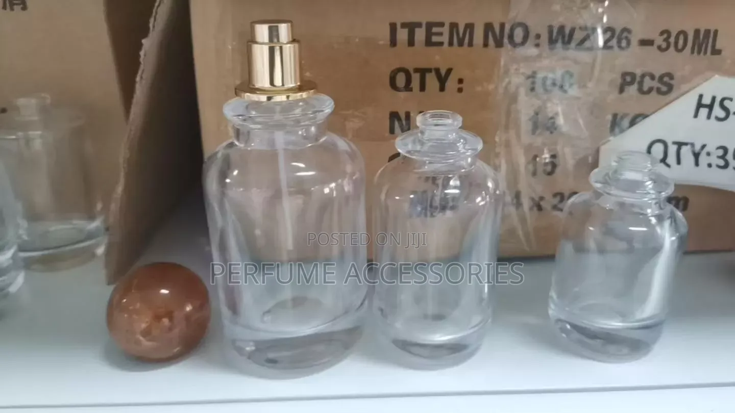 12 Pieces of Empty Perfume Bottles 100ml, Pre-Order