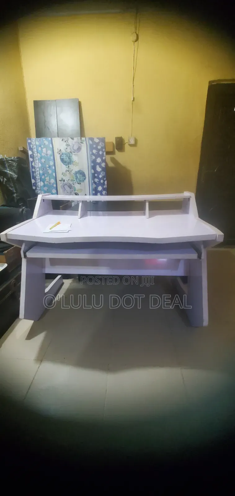 Studio Table, Excellent Condition