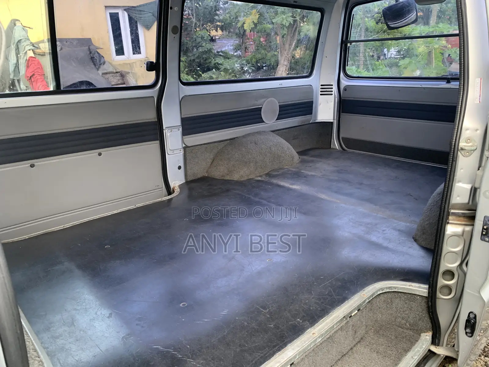 Ford Tourneo 2000 Silver