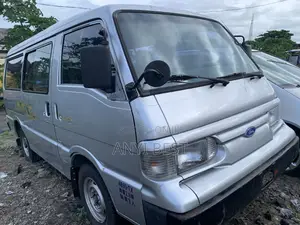 Ford Tourneo 2000 Silver