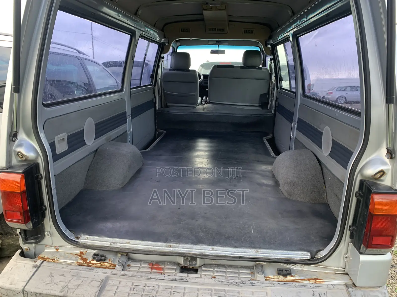 Ford Tourneo 2000 Silver
