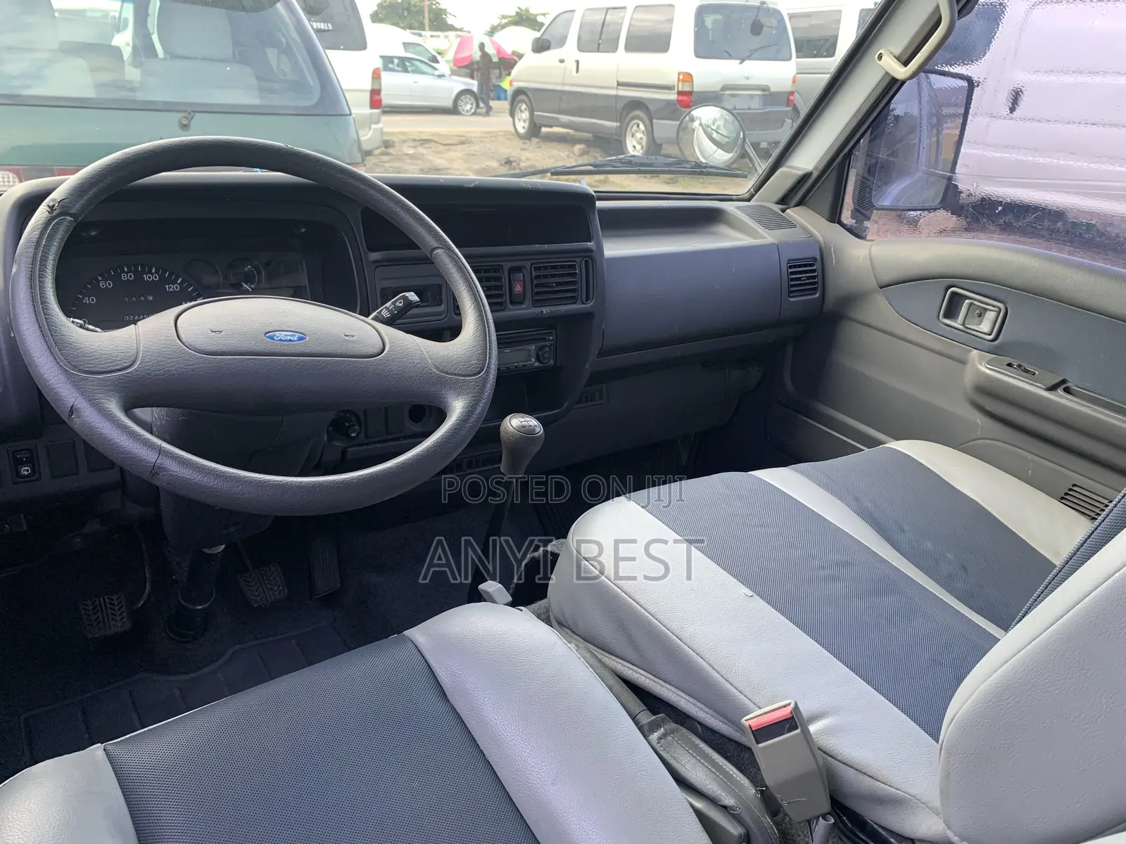 Ford Tourneo 2000 Silver