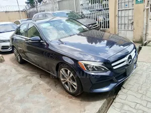 Mercedes-Benz C300 2015 Blue