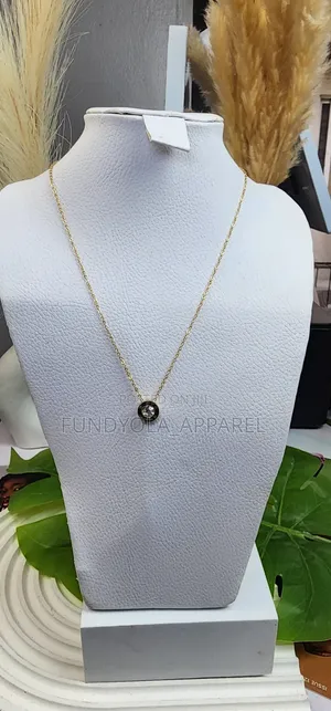 Luminous Crystal Chain