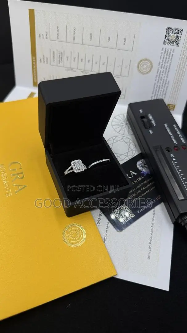 Moissanite Wedding Rings