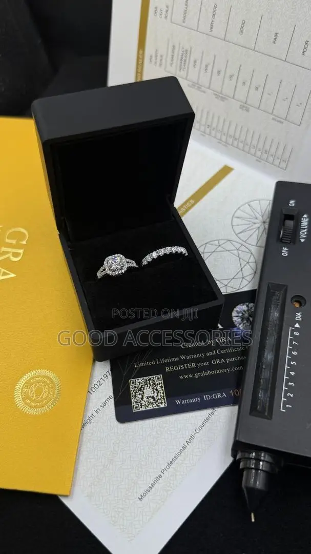Moissanite Wedding Rings