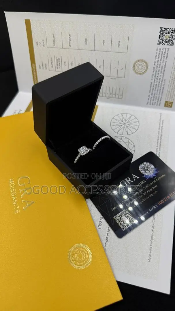Moissanite Wedding Rings
