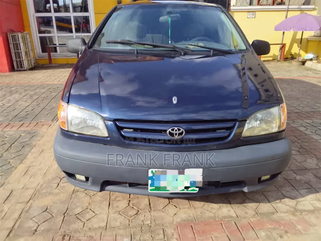 Toyota Sienna 2003 Blue