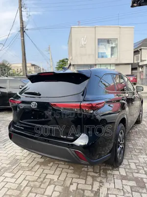 Toyota Highlander XLE AWD 2023 Black