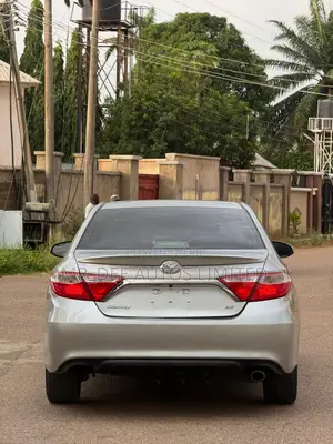 Toyota Camry 2016 Silver