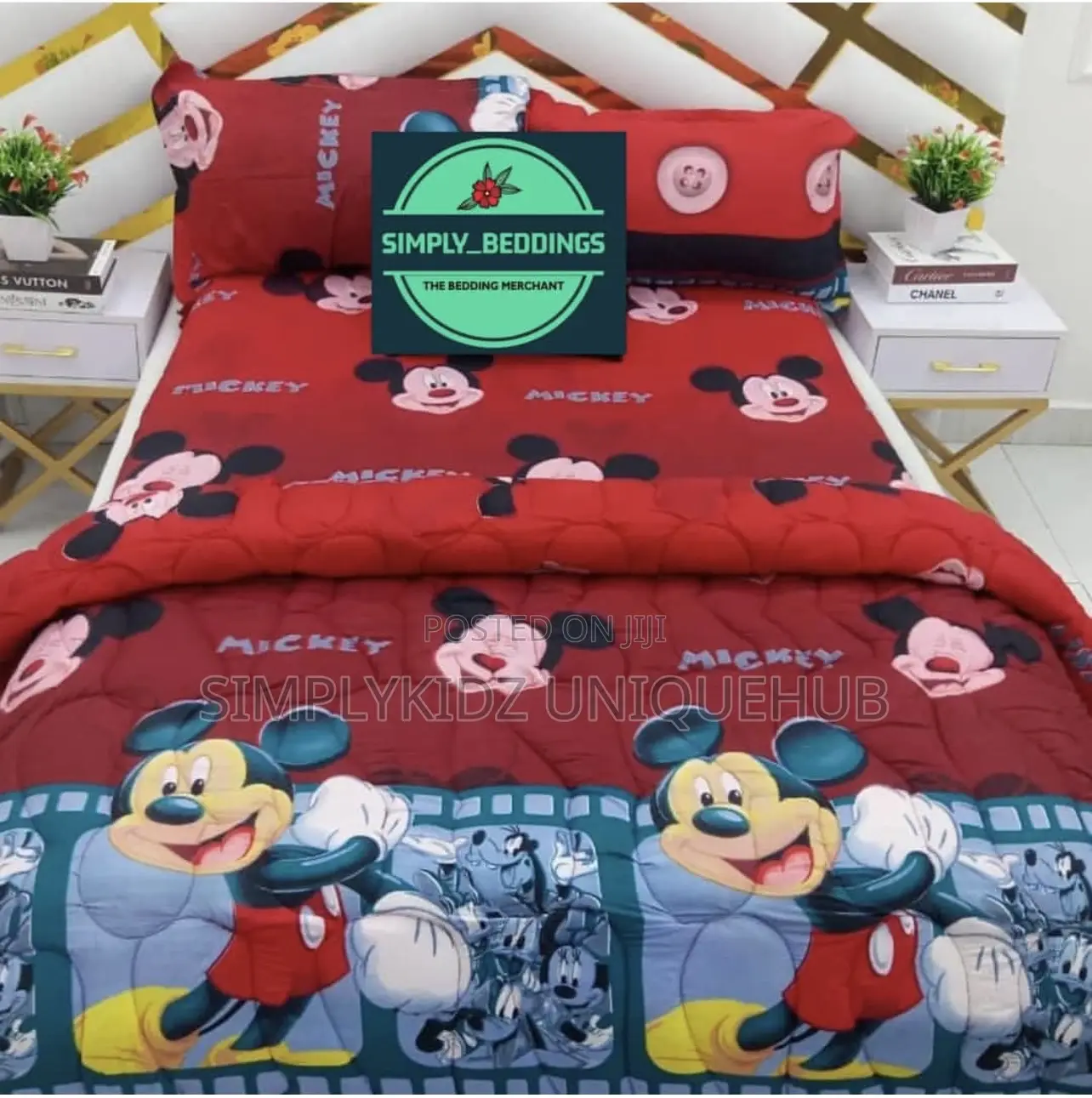 Mickey Mouse Cartoon Character Bedsheet Duvet Set (7x7)