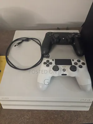 Playstation 4 Pro 1tb With 2 Controllers