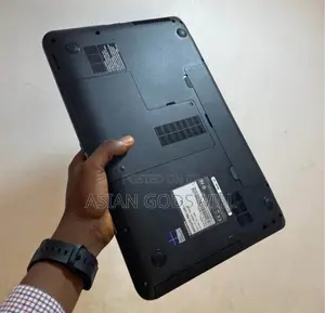 New Laptop Toshiba Satellite L850 6GB Intel Core i5 HDD 320GB