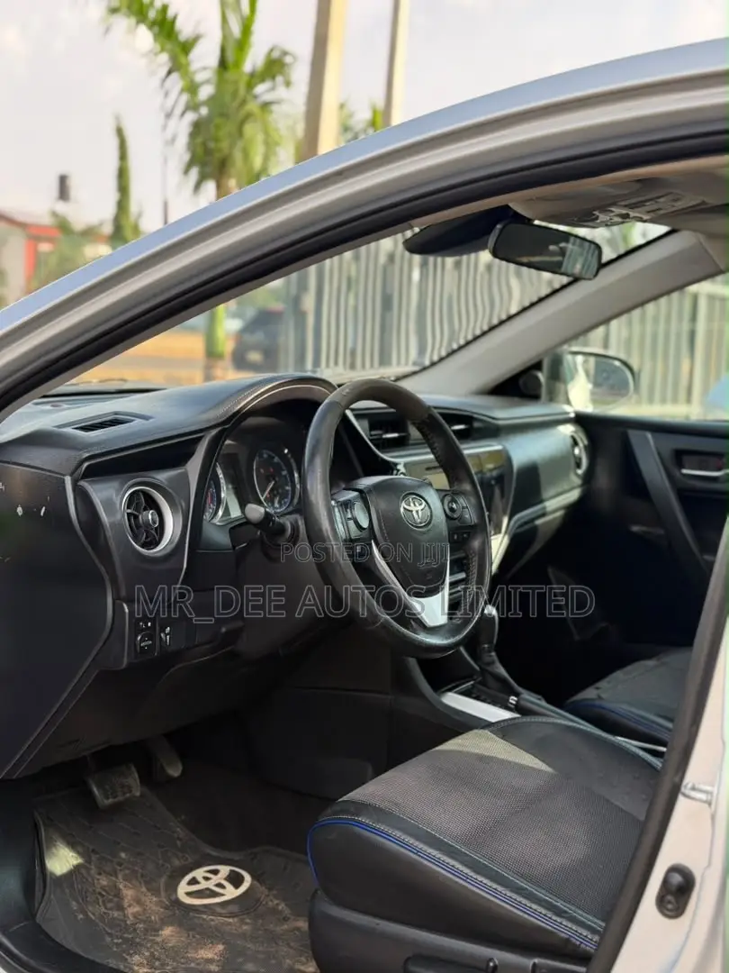 Toyota Corolla 2017 Silver