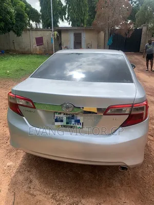 Toyota Camry LE 4dr Sedan (2.5L 4cyl 6A) 2013 Silver