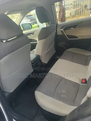 Toyota RAV4 2023 Silver