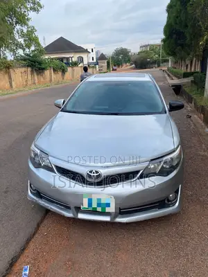 Toyota Camry SE V6 4dr Sedan (3.5L 6cyl 6A) 2012 Silver