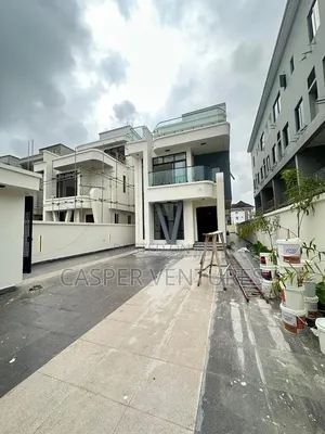 5bdrm House in Freedom Way, Lekki Phase 1 for sale