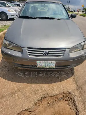 Toyota Camry 2000 Gray