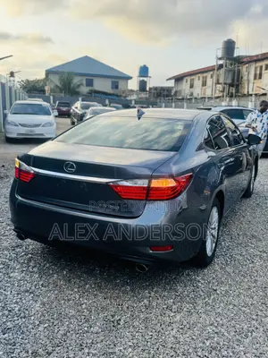 Lexus ES 350 FWD 2015 Gray
