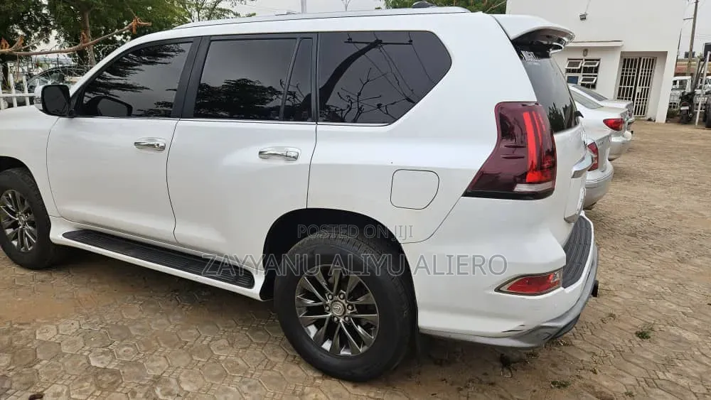 Lexus GX 2012 White