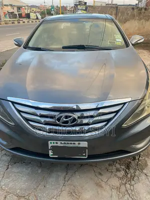 Hyundai Sonata Limited 2.0T Sedan (2.0L 4cyl 6A) 2013 Gray