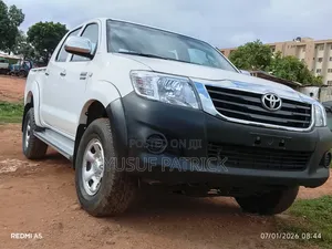 Toyota Hilux 2014 White